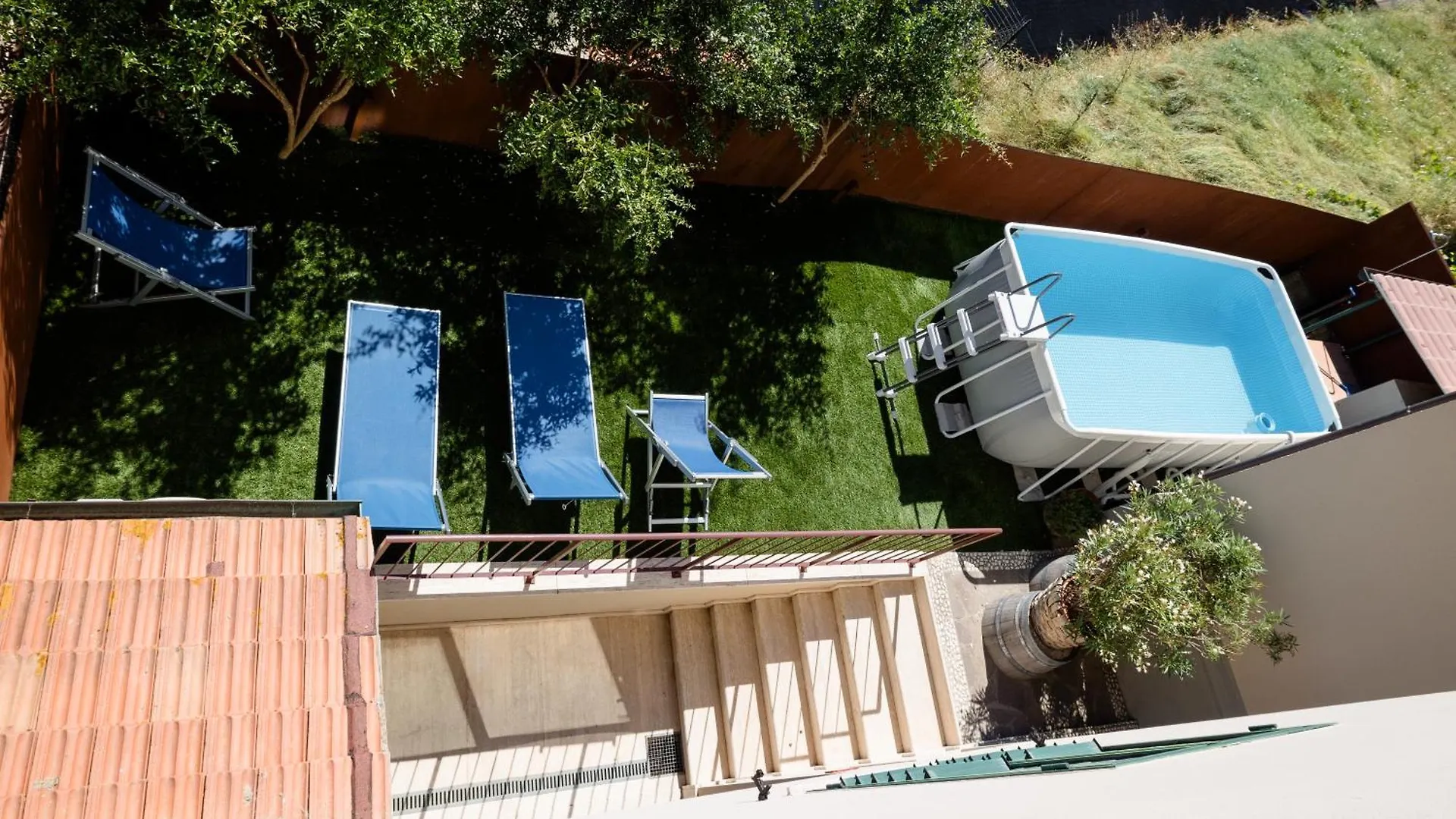 La Catena Apartment With Pool contacts